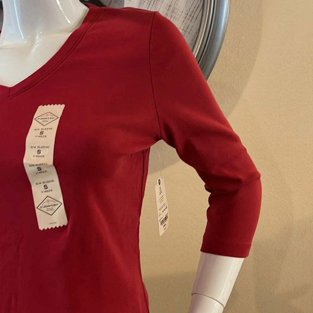 ⭐️St. John's bay Chic & Comfortable 100% Cotton Red‎ V- Neck Top 3/4 Sleeve  S